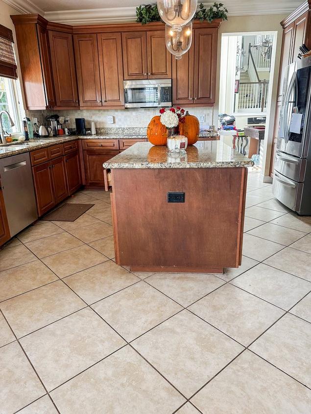 Brooke's kitchen before the remodel.
